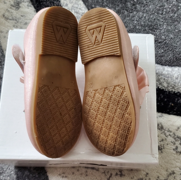 Shoes - Picture 3 of 4